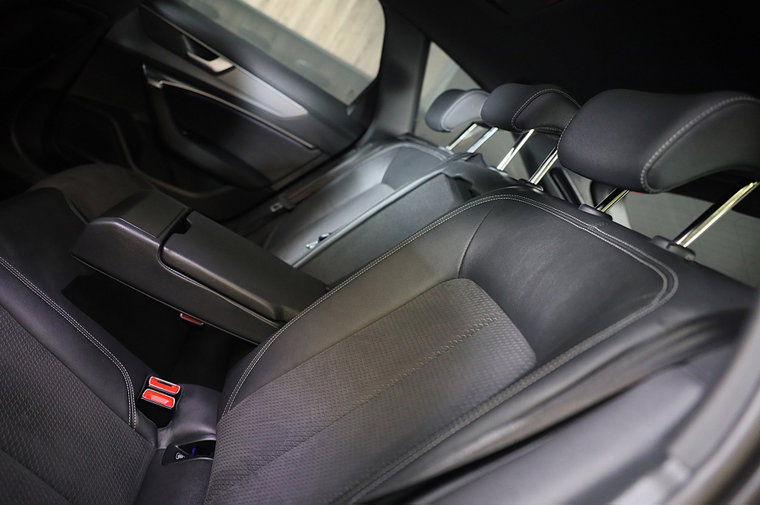 Vehicle Image 36