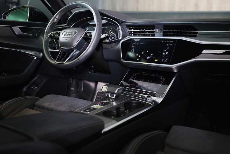 Vehicle Image 6