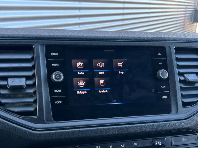 Vehicle Image 21