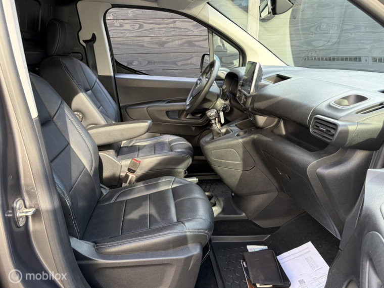 Vehicle Image 33