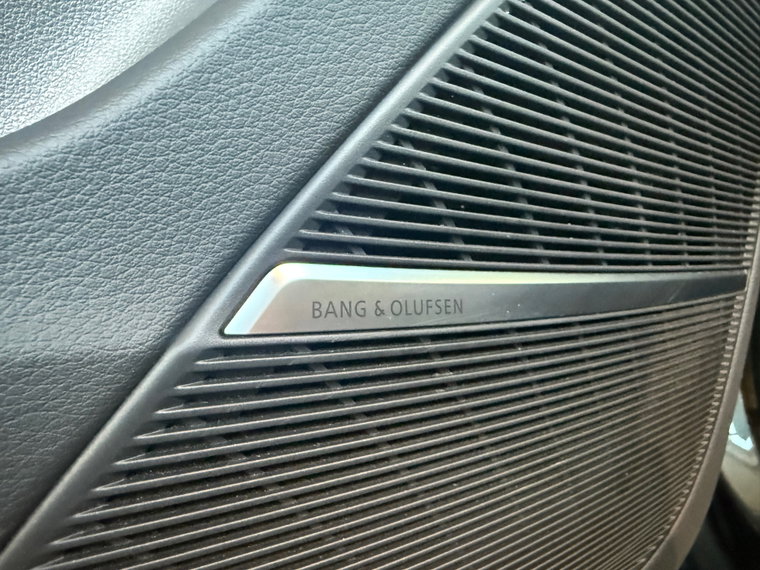 Vehicle Image 48