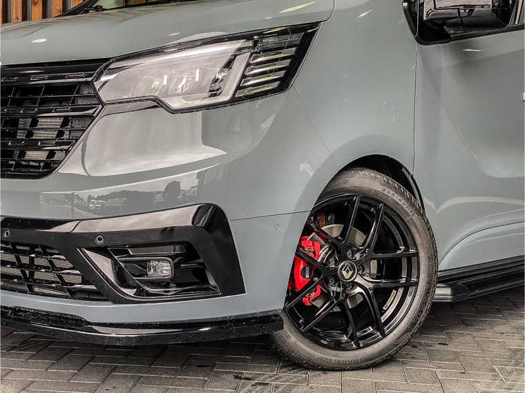 Vehicle Image 32