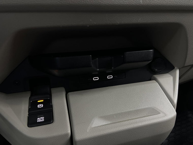 Vehicle Image 40