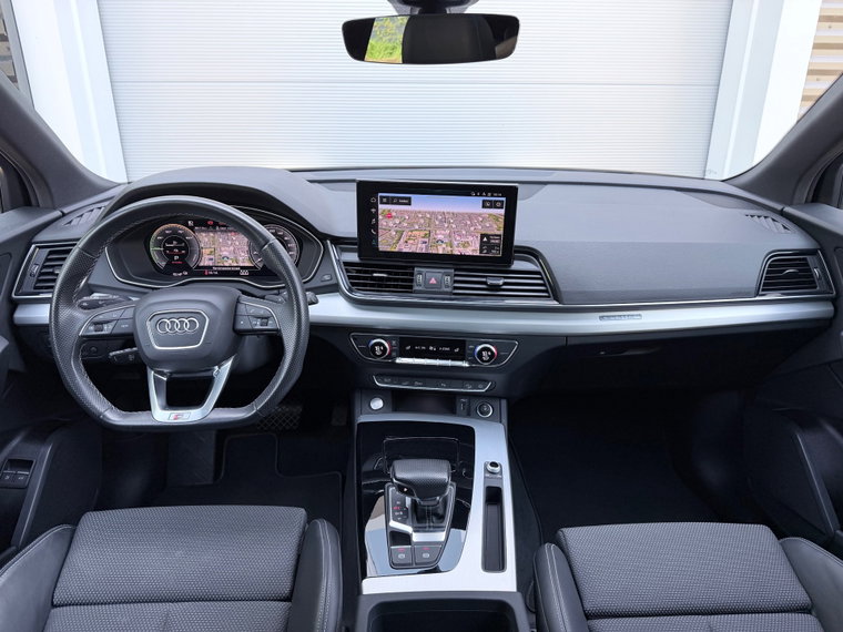 Vehicle Image 12
