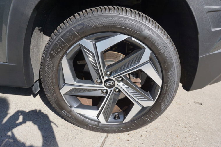 Vehicle Image 11