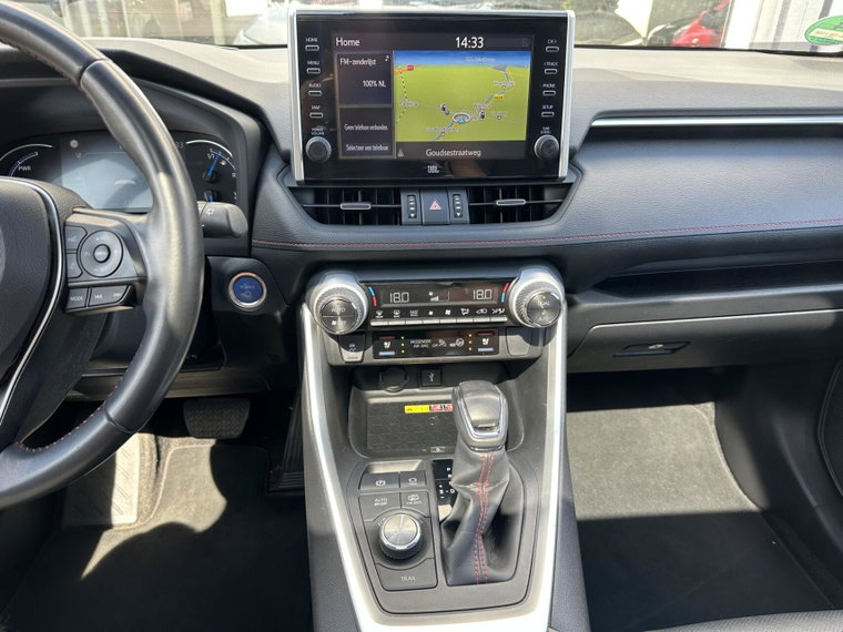 Vehicle Image 12