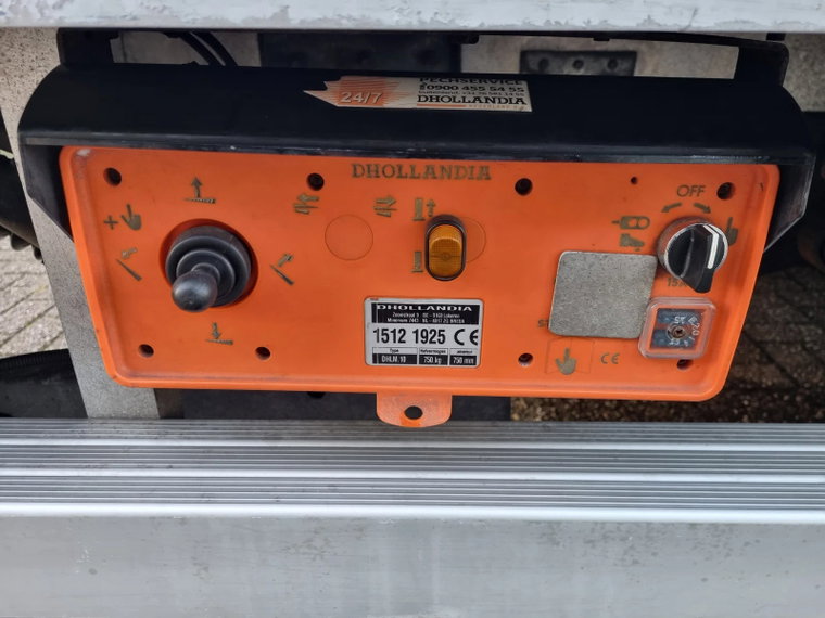 Vehicle Image 11