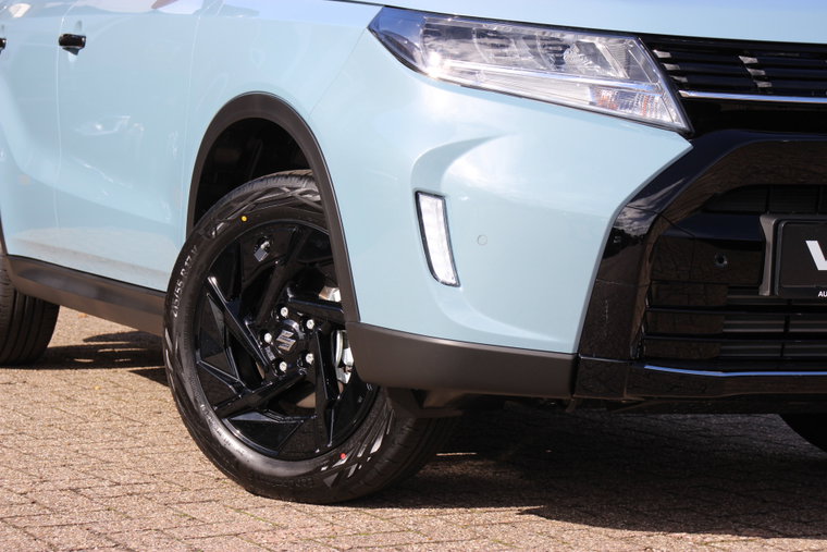 Vehicle Image 12