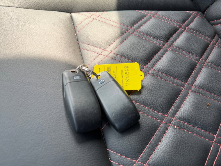 Vehicle Image 13