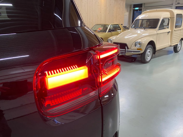 Vehicle Image 35