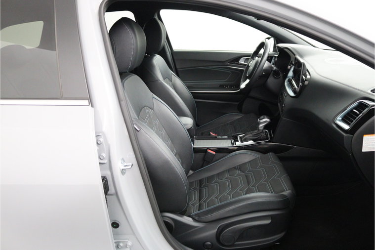 Vehicle Image 32