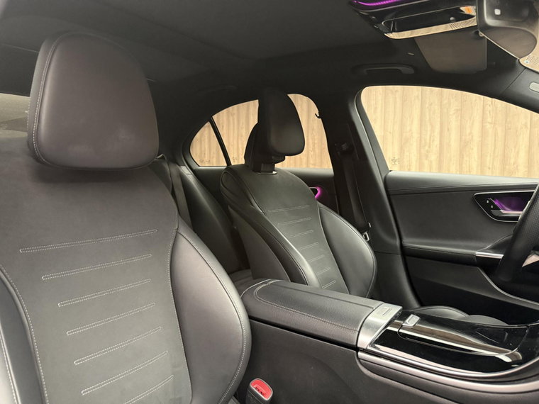 Vehicle Image 37