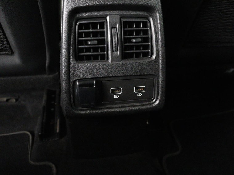 Vehicle Image 28