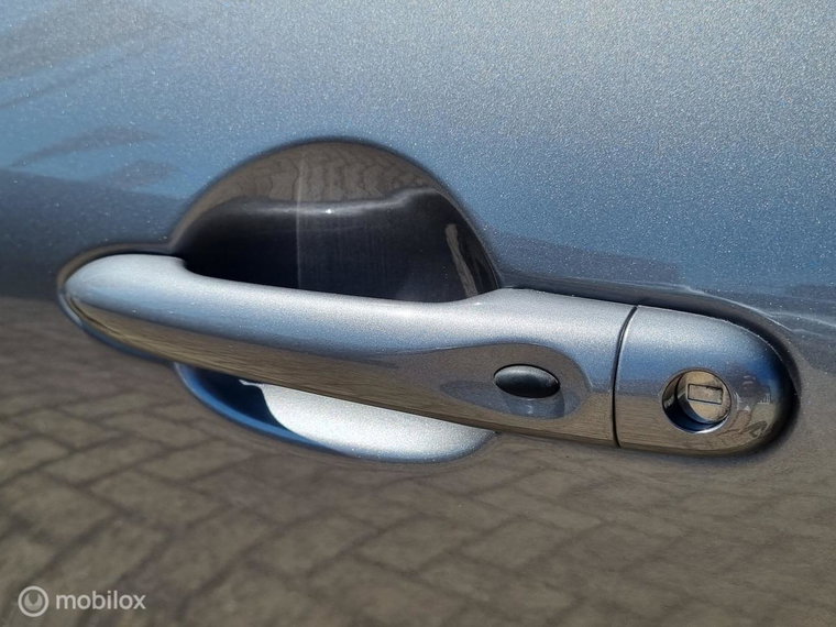 Vehicle Image 24