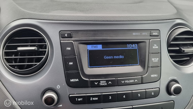 Vehicle Image 16