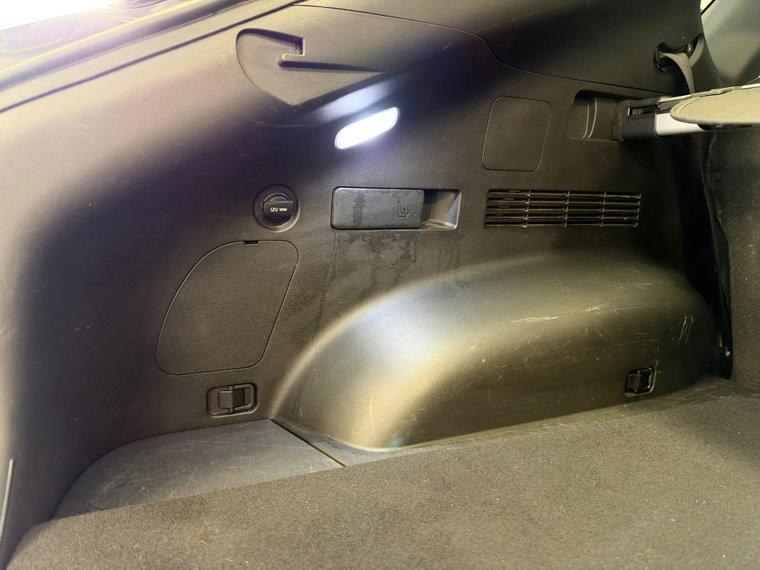 Vehicle Image 33