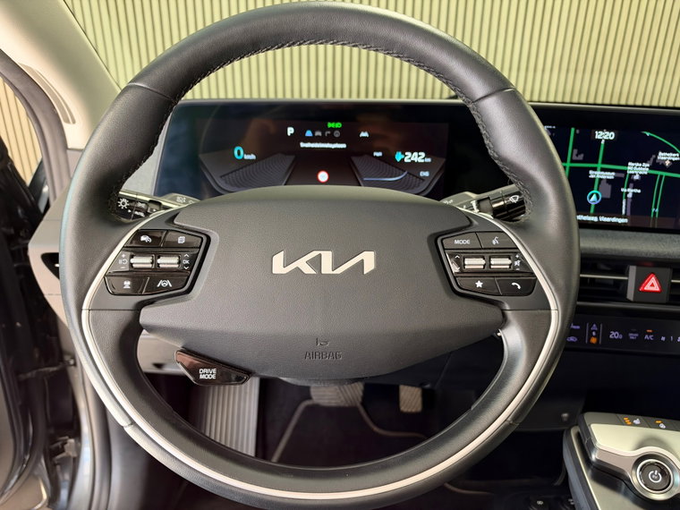 Vehicle Image 40