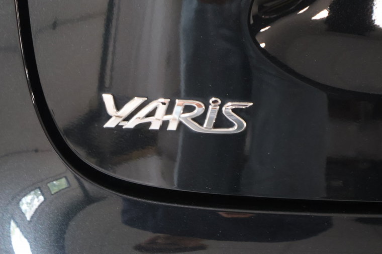 Vehicle Image 25