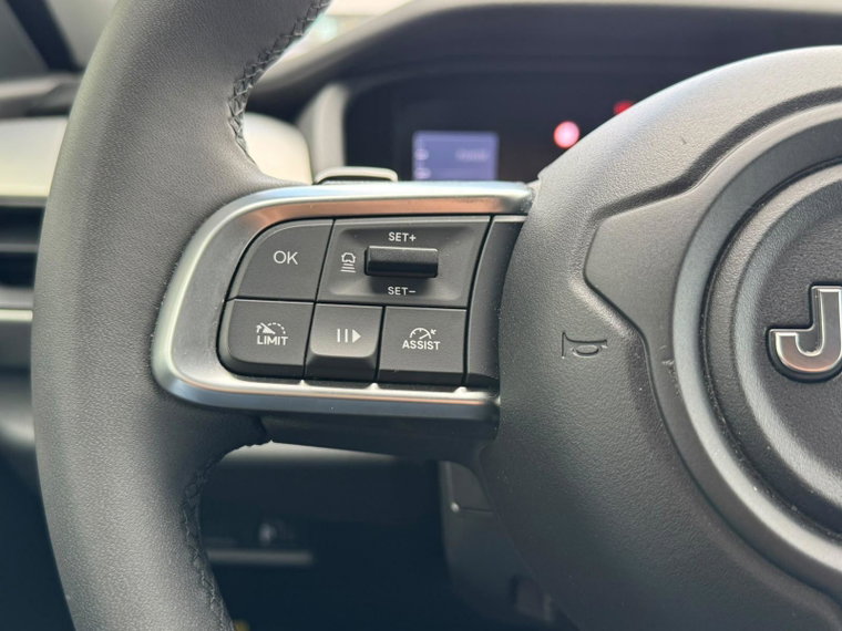 Vehicle Image 29