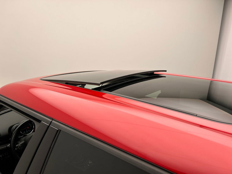 Vehicle Image 32