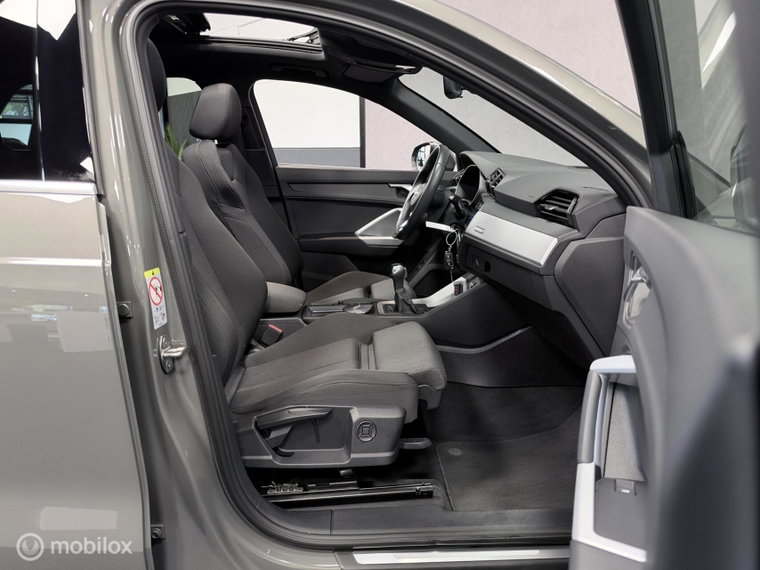 Vehicle Image 38