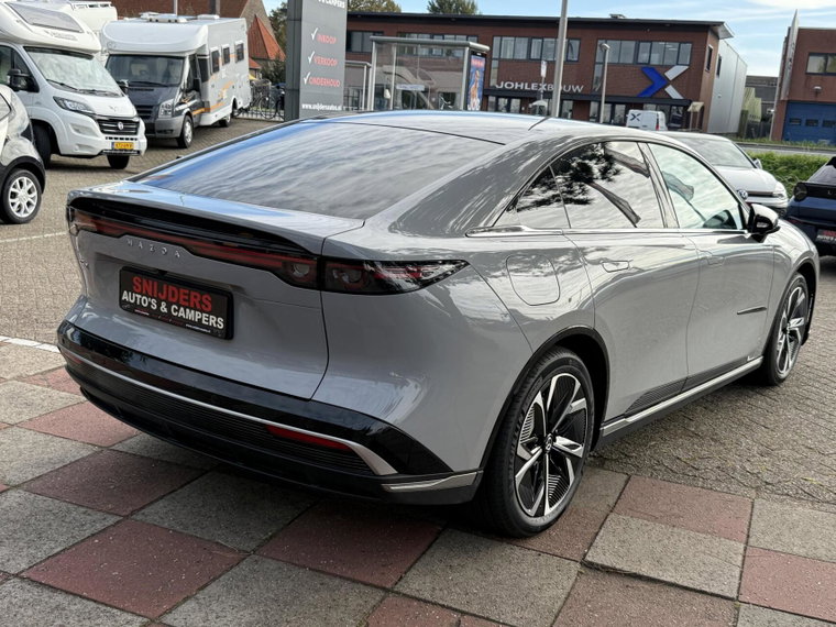 Vehicle Image 19
