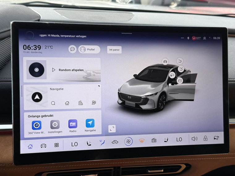 Vehicle Image 11