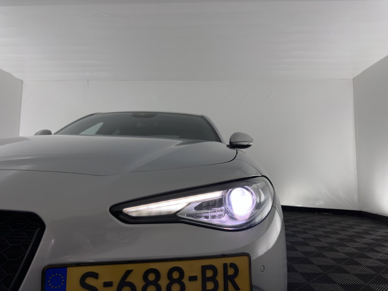 Vehicle Image 27