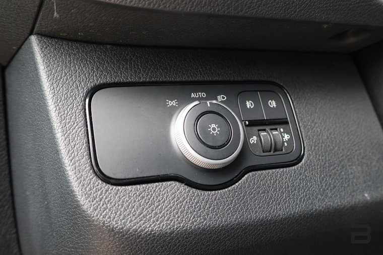 Vehicle Image 35