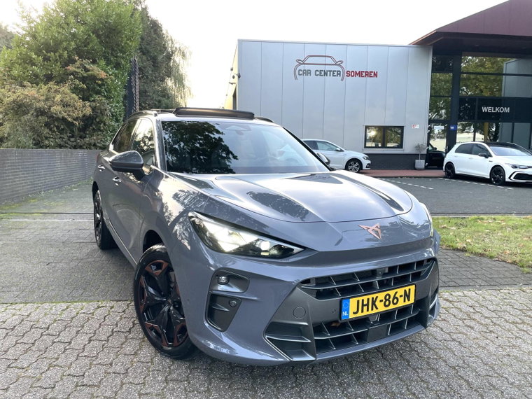 Vehicle Image 25