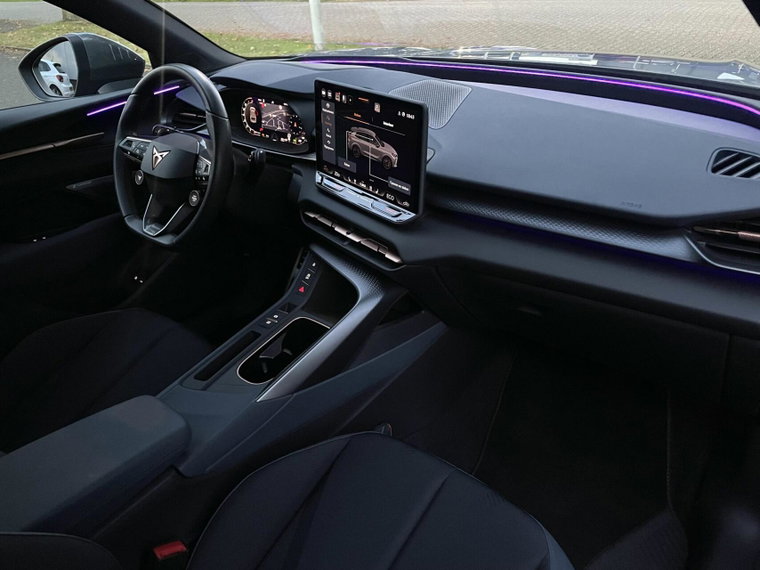 Vehicle Image 32