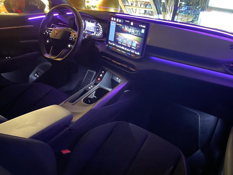 Vehicle Image 9