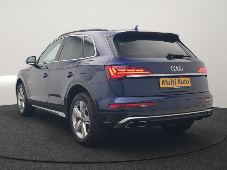 Vehicle Image 25