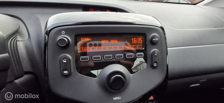 Vehicle Image 11