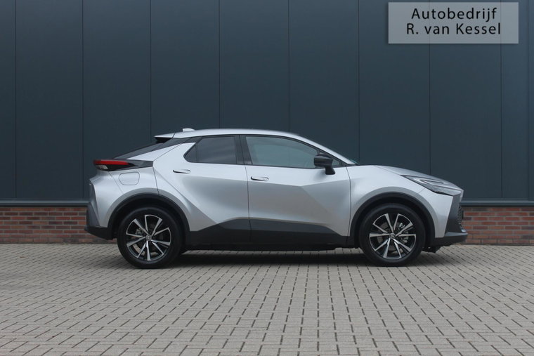 Vehicle Image 12