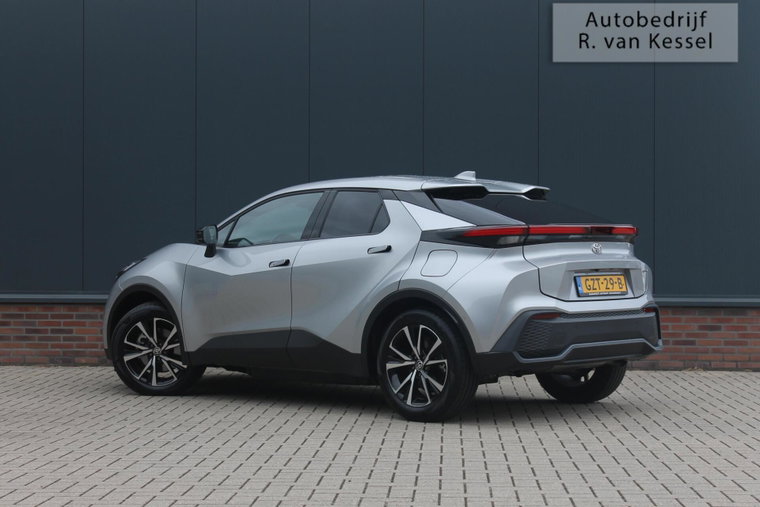 Vehicle Image 8