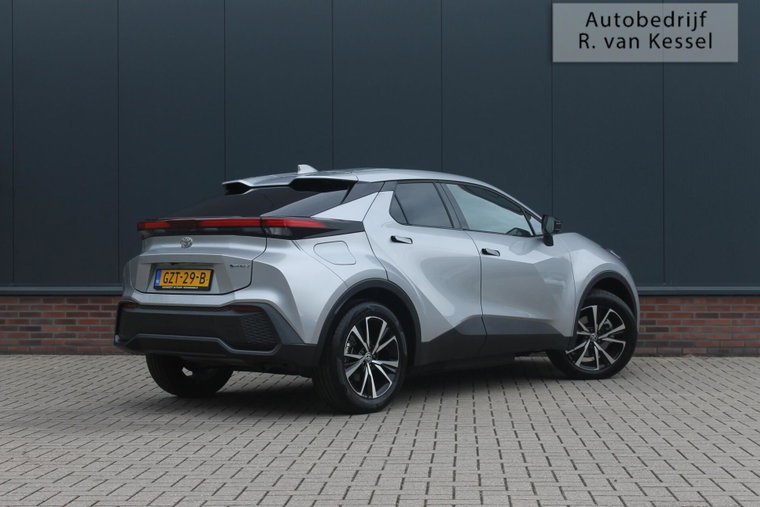 Vehicle Image 10