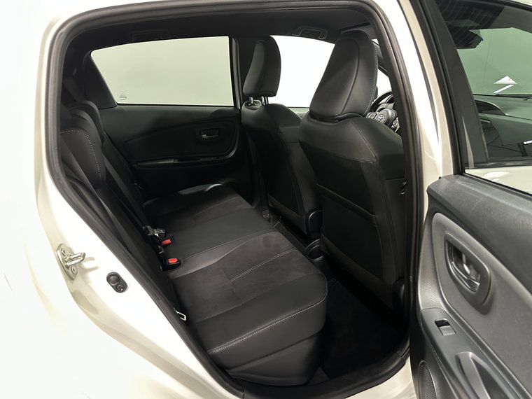Vehicle Image 30
