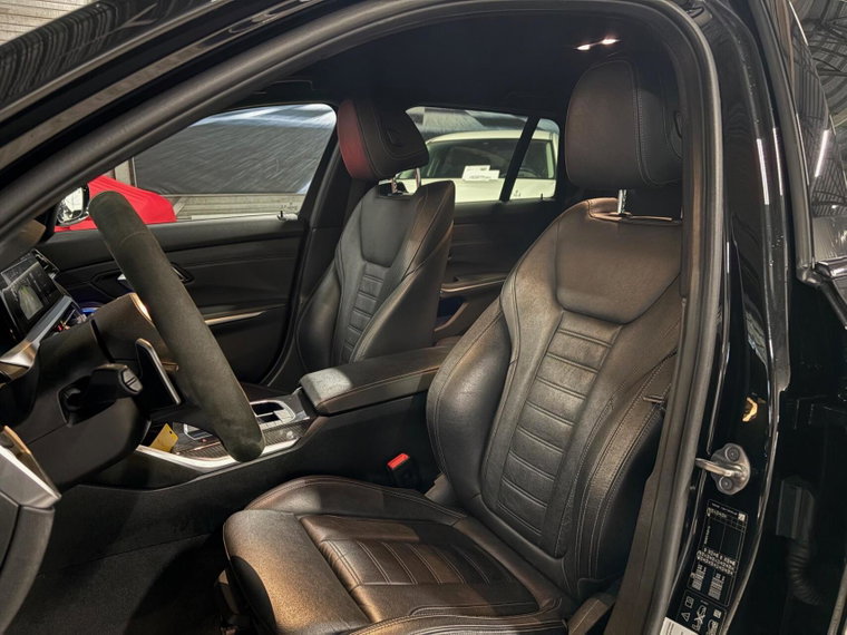 Vehicle Image 38