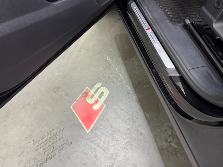 Vehicle Image 38