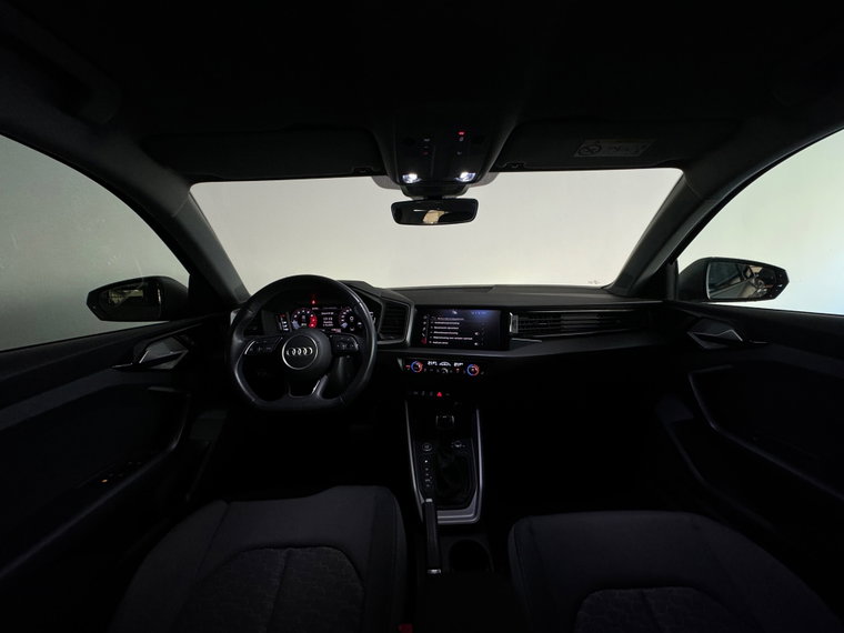 Vehicle Image 25