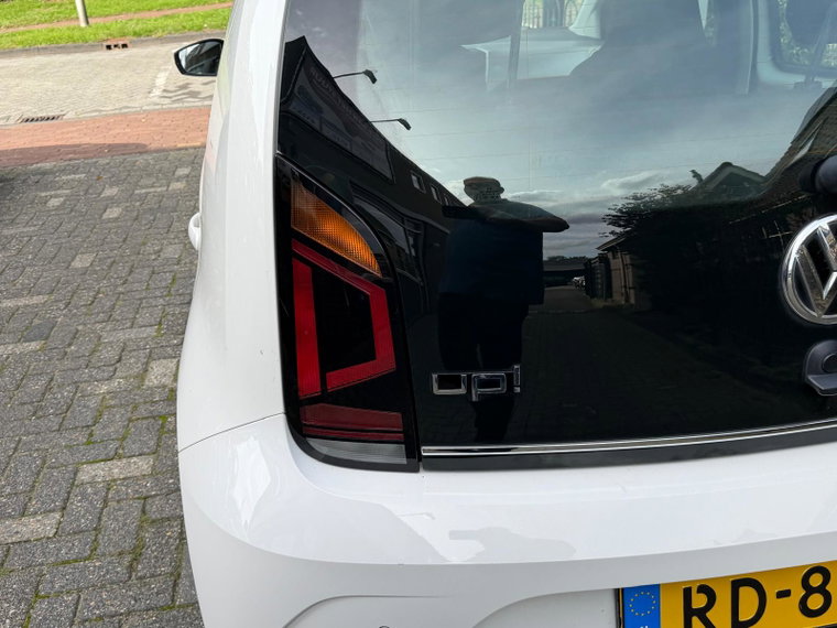 Vehicle Image 32