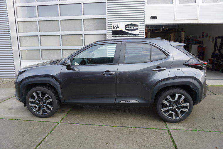 Vehicle Image 4