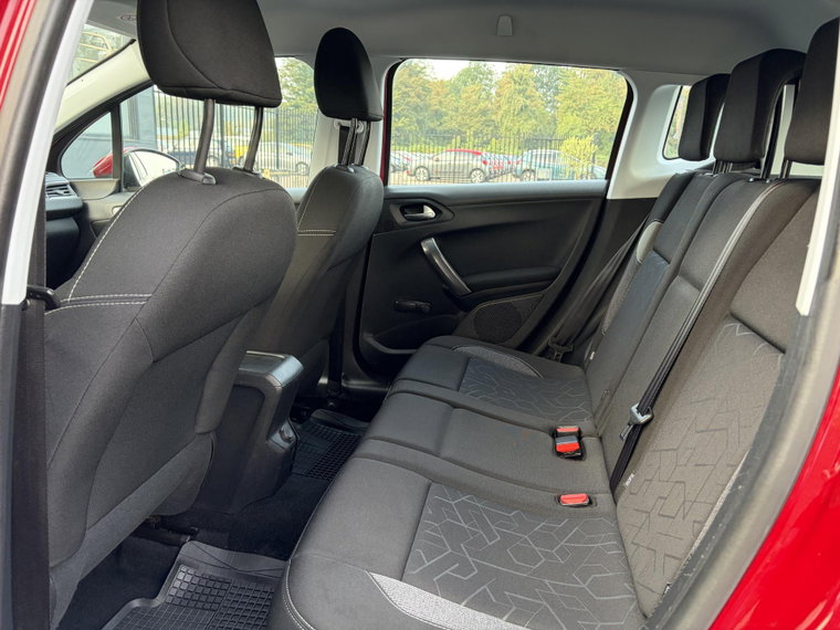 Vehicle Image 13