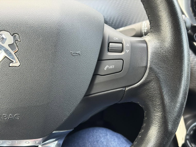 Vehicle Image 24