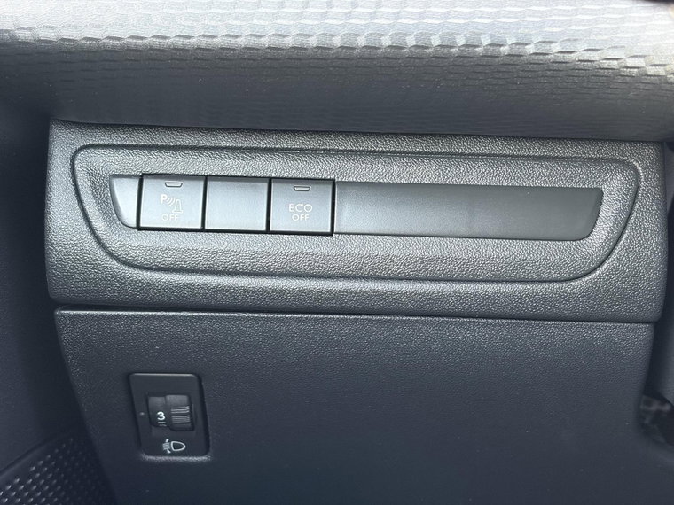 Vehicle Image 28