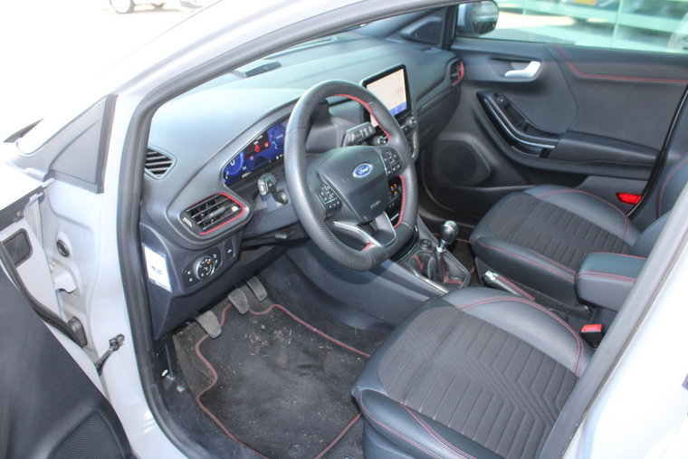 Vehicle Image 12