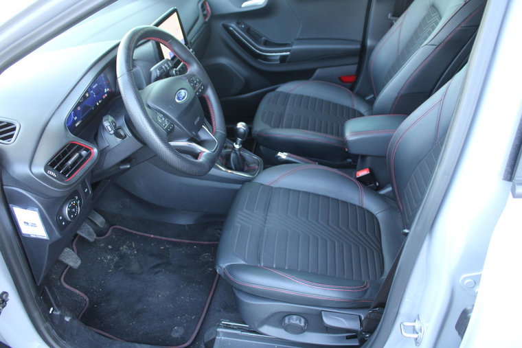 Vehicle Image 13
