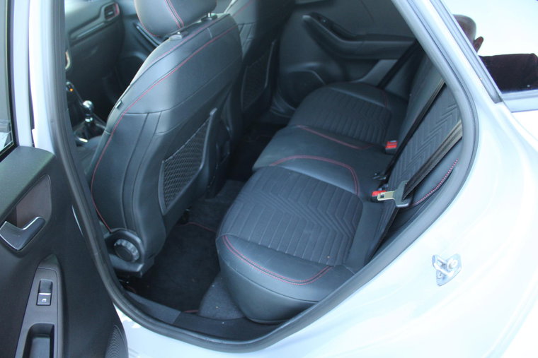 Vehicle Image 15