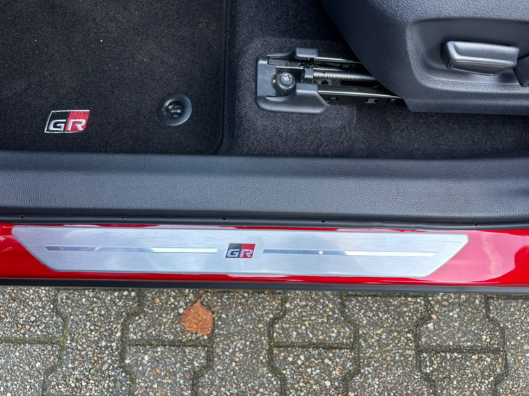 Vehicle Image 22